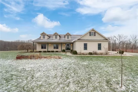 8058 Abbey Rd NE, Carrollton, OH 44615
