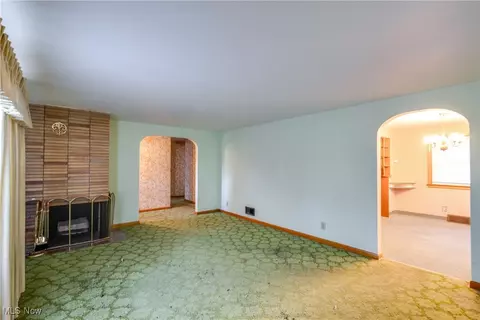 Living - 4344 Crestwood St NW, Canton, OH 44708 photo 2 of 3