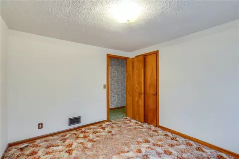 Bedroom - 4344 Crestwood St NW, Canton, OH 44708 photo 1 of 3