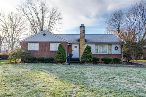 4344 Crestwood St NW, Canton, OH 44708