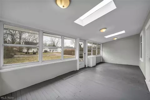Exterior - 295 E 238th St, Euclid, OH 44123 photo 3 of 9