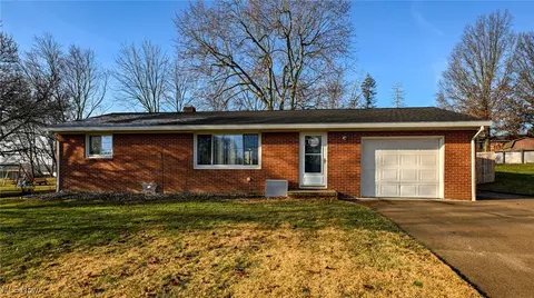 1769 22nd St SW, Massillon, OH 44647