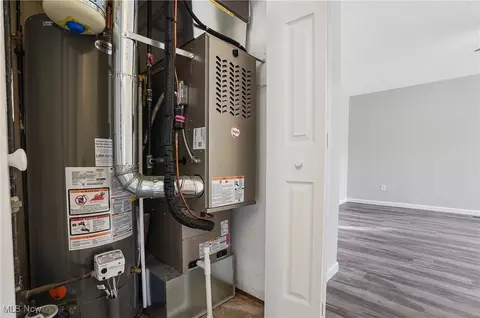 Entry Way - 9852 Belden Dr, Windham, OH 44288 photo 2 of 2