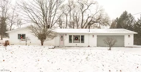975 Colony Dr, Aurora, OH 44202