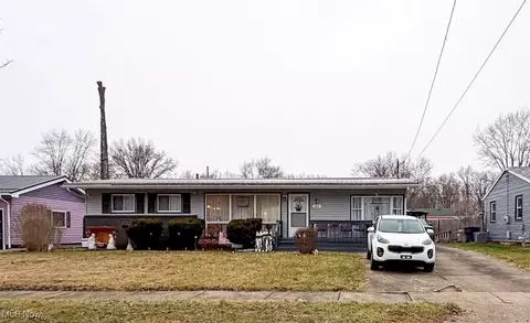 2849 Montgomery Ave NW, Warren, OH 44485