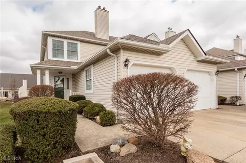 4265 Rolling Hills Dr, Brunswick, OH 44212