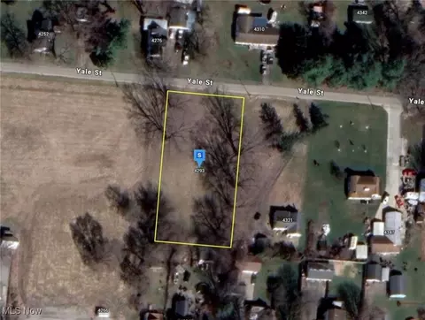 4293 Yale St, Springfield, OH 45502 photo 1