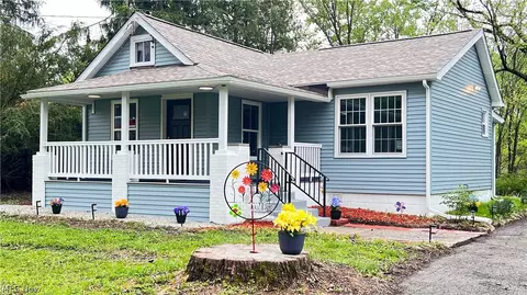 3343 Lawnview Ave, Lowellville, OH 44436