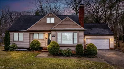 5266 Wilson Mills Rd, Richmond Heights, OH 44143