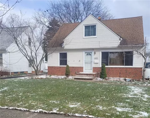 5853 Monica Ln, Garfield Heights, OH 44125