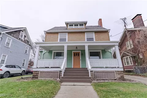 146 Bonnie Brae Ave NE, Warren, OH 44483