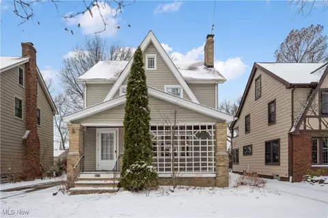 2016 Rossmoor Rd, Cleveland Heights, OH 44118