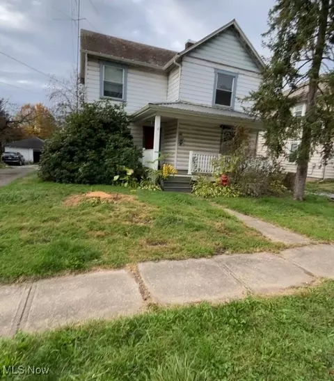 185 E North Ave, East Palestine, OH 44413