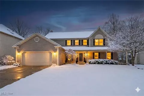20393 Wildwood Ln, Strongsville, OH 44149