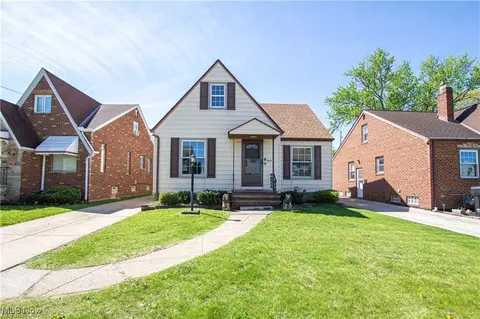 7611 Ivandale Dr, Parma, OH 44129