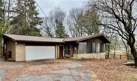 2898 Canton Rd, Uniontown, OH 44685