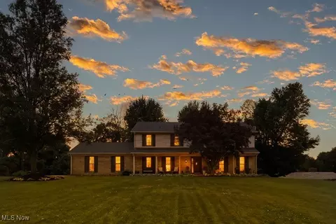1141 Las Olas Blvd NW, North Canton, OH 44720