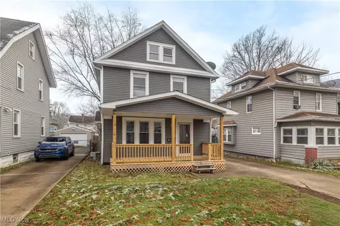 162 E Archwood Ave, Akron, OH 44301