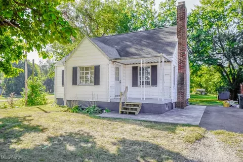 8202 Navarre Rd SW, Massillon, OH 44646