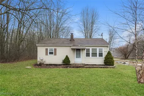 9720 Root Rd, Columbia Station, OH 44028