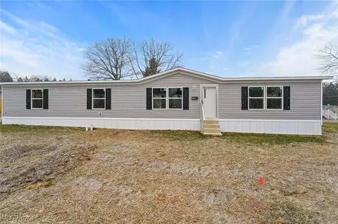 541 Lincoln Ave, Struthers, OH 44471