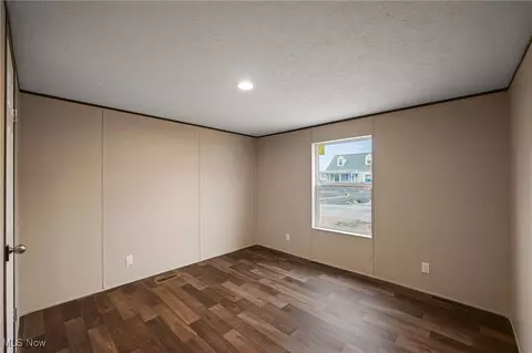 Bedroom - 541 Lincoln Ave, Struthers, OH 44471 photo 5 of 5