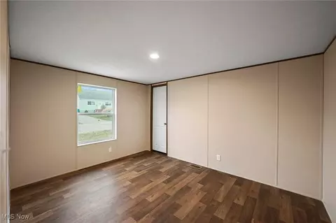 Bedroom - 541 Lincoln Ave, Struthers, OH 44471 photo 3 of 5