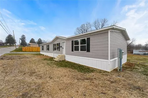 Other - 541 Lincoln Ave, Struthers, OH 44471 photo 2 of 10