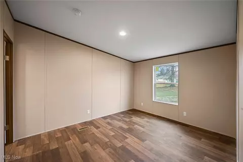Bedroom - 541 Lincoln Ave, Struthers, OH 44471 photo 1 of 5