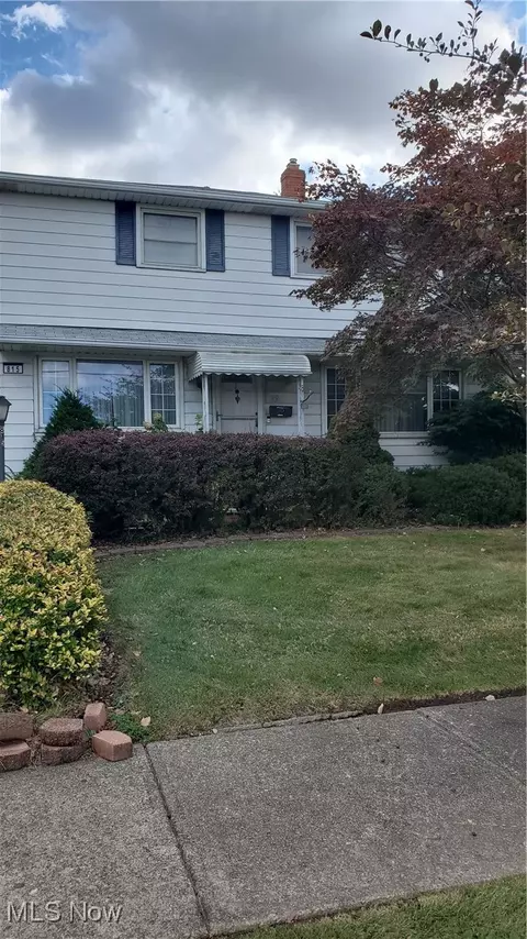 815 E 272nd St, Euclid, OH 44132 photo 2