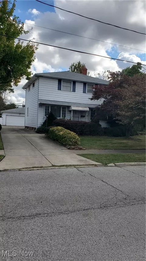 815 E 272nd St, Euclid, OH 44132 photo 6