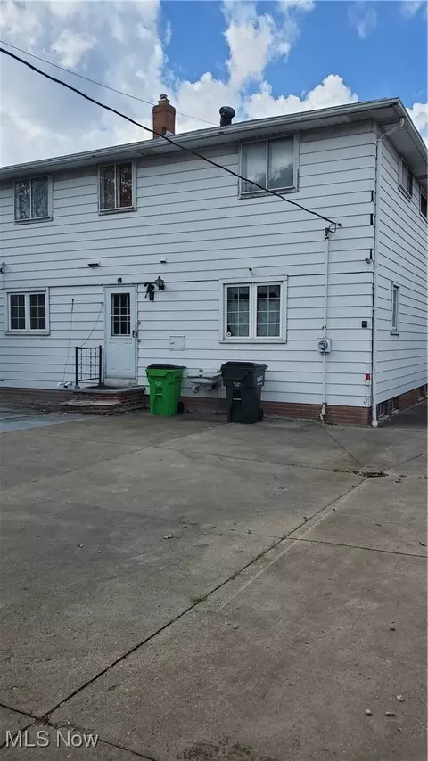 815 E 272nd St, Euclid, OH 44132 photo 9