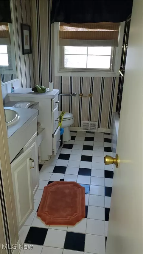 815 E 272nd St, Euclid, OH 44132 photo 42