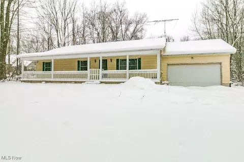 14170 Radcliffe Rd, Chardon, OH 44024