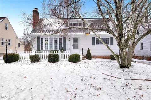 15893 Parklawn Ave, Middleburg Heights, OH 44130