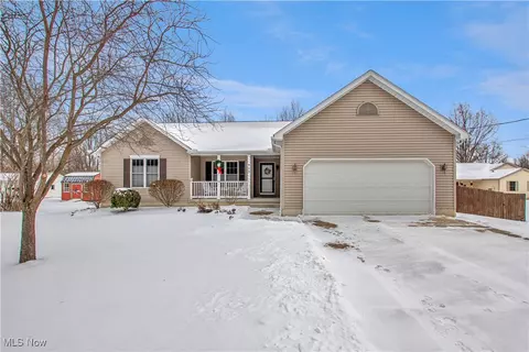 945 Harris Rd, Sheffield Village, OH 44054
