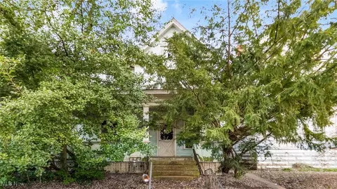 516 12 3rd St, Marietta, OH 45750