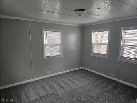 2305 E Waterloo Rd, Akron, OH 44312 photo 11