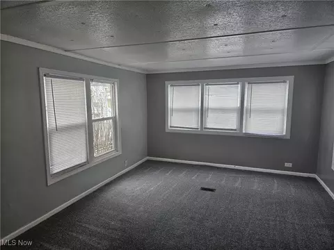 2305 E Waterloo Rd, Akron, OH 44312 photo 8