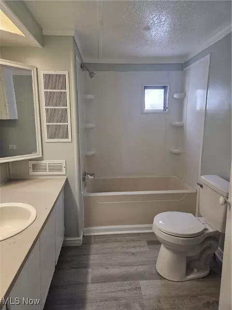 2305 E Waterloo Rd, Akron, OH 44312 photo 5