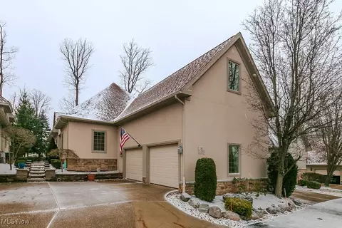 11200 Caddie Ln, Concord, OH 44077