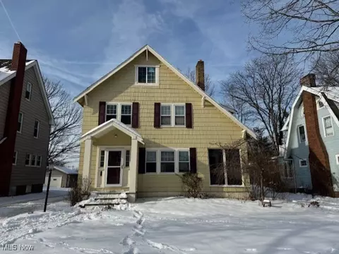 888 Roanoke Rd, Cleveland Heights, OH 44121