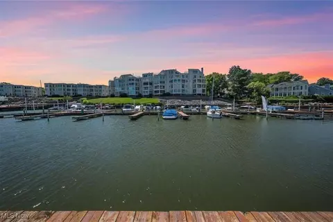 1503 Cleveland Rd E #247, Huron, OH 44839