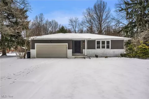 2911 Lydia Dr, Broadview Heights, OH 44147