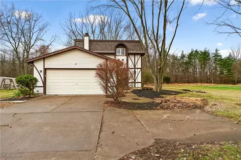 578 N Main St, Amherst, OH 44001