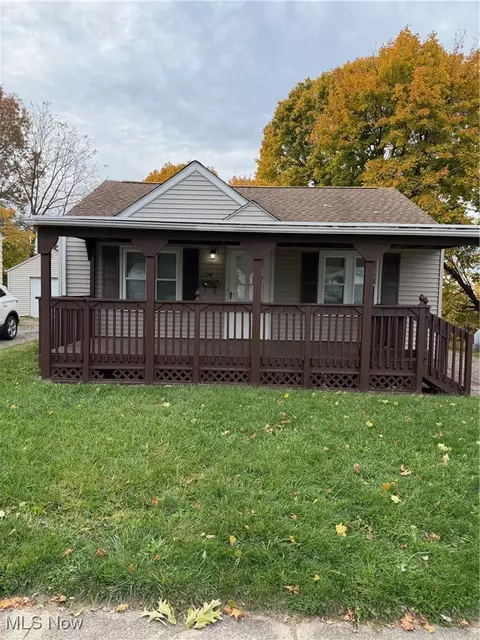 1194 Greenwood Ave, Akron, OH 44320