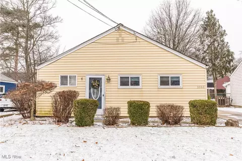 2863 Archwood Pl, Cuyahoga Falls, OH 44221