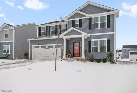 214 Leather Leaf Dr, Elyria, OH 44035