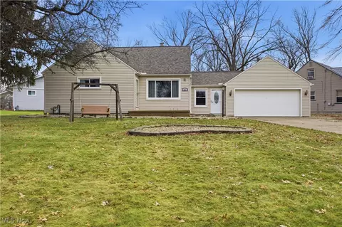 211 Aldrich Rd, Youngstown, OH 44515