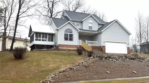2307 Wittenburg St, Louisville, OH 44641